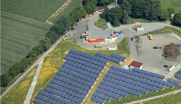 Photovoltaik Anlage - PV Anlage auf Betriebsgebäude